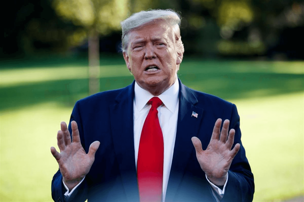 年終盤點 | 極限施壓、反覆橫跳、瘋狂「搞事」痛擊全球股市！一文盤點特朗普年內「逆天」操作