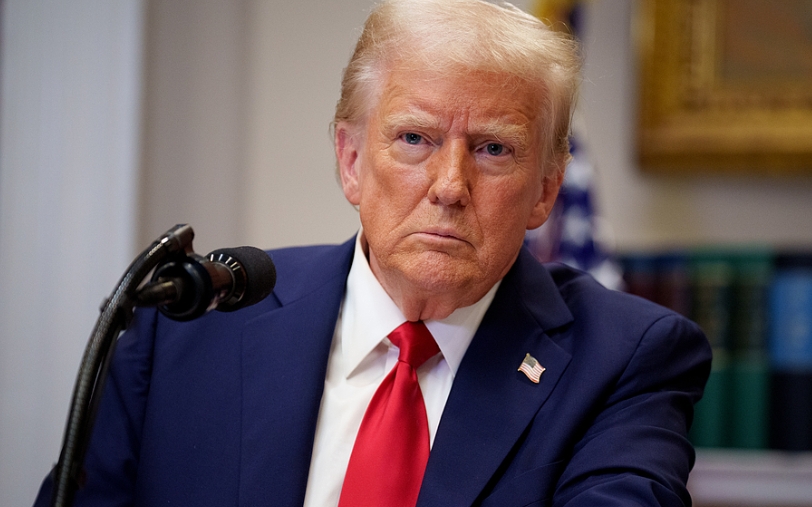 白宫突发！美国白宫记者晚宴大厅发生枪击事件！特朗普被紧急疏散，枪手现已身亡